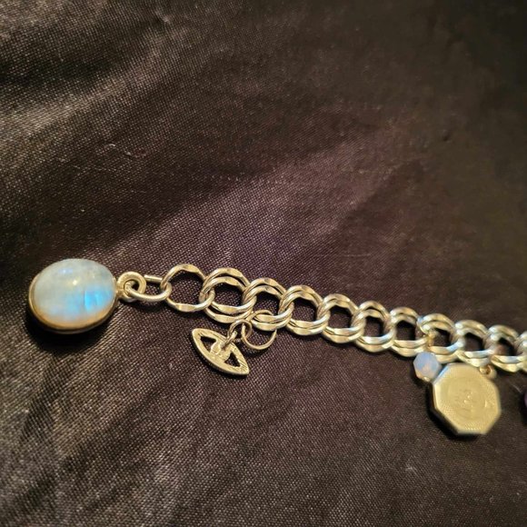 Beautiful Adjustable Metal Charm Bracelet with High Quality Beads - Picture 3 of 4